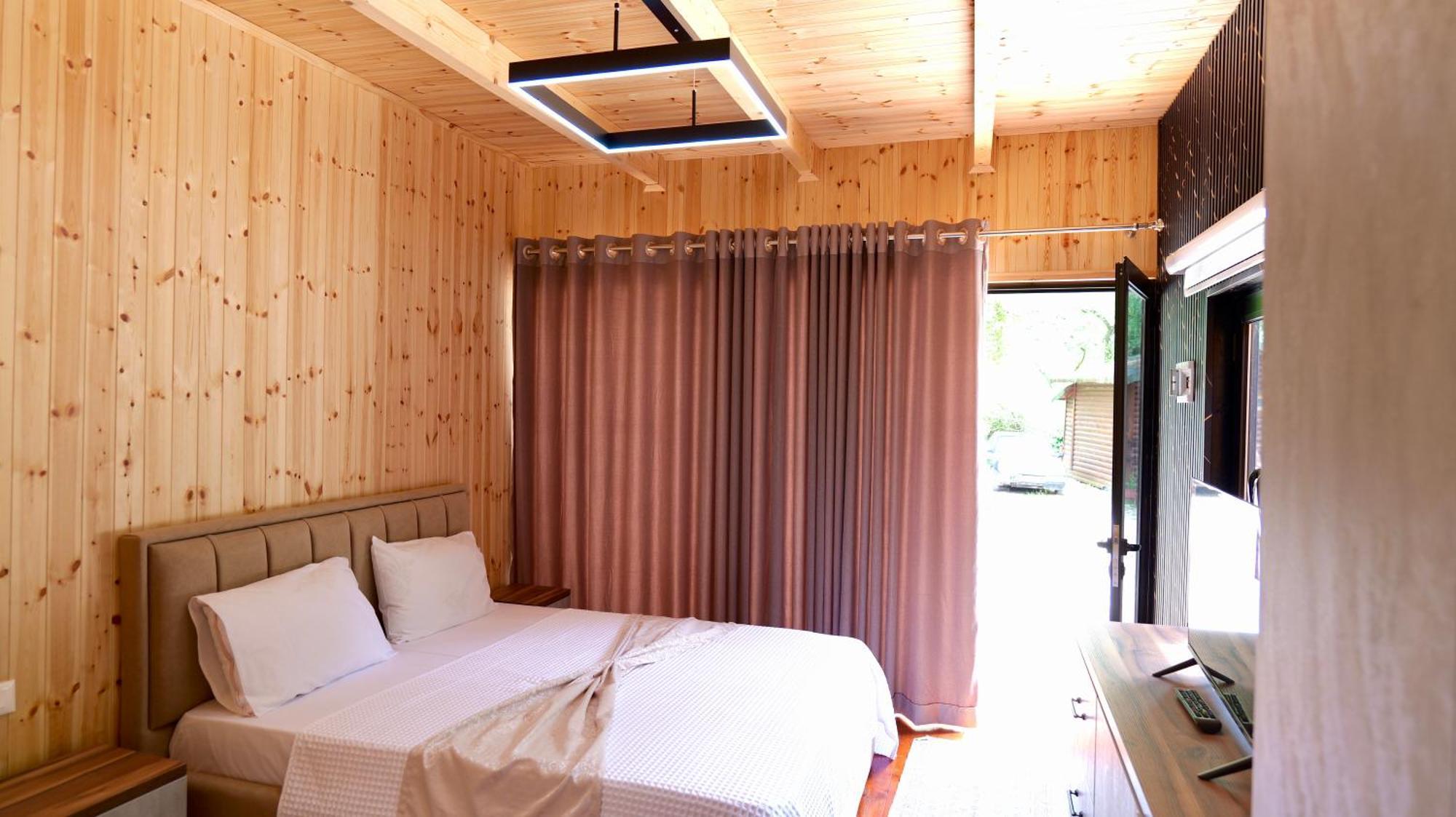 Blue Eye Hotel 3*